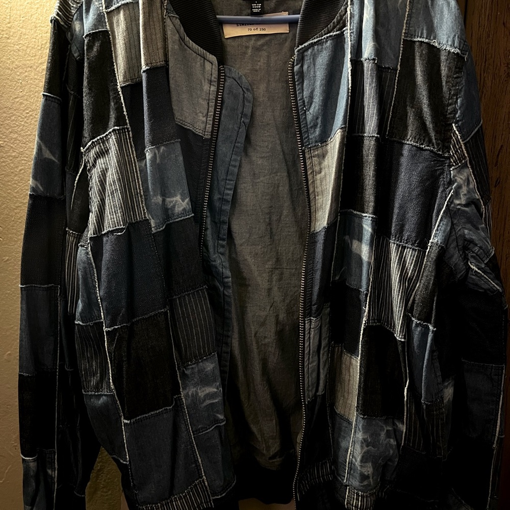 Gap/ Limited Edition